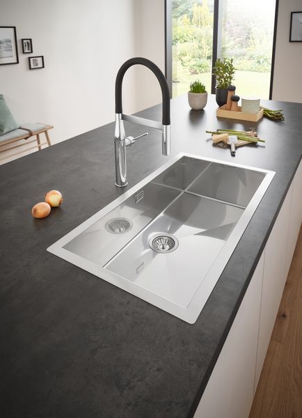 Смеситель для кухни с гибким изливом Grohe Essence New (30294000) 30294000 фото