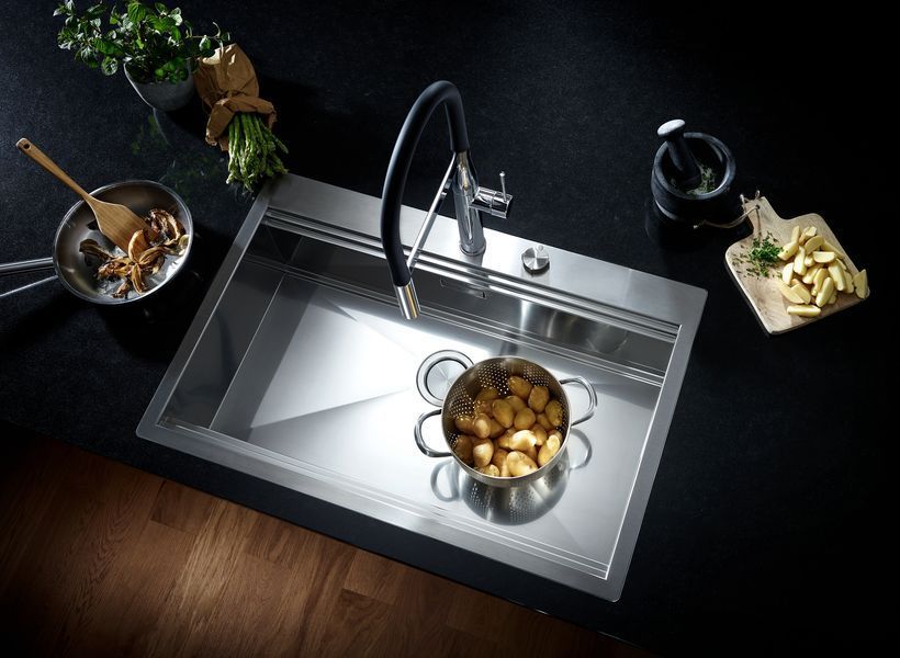 Смеситель для кухни с гибким изливом Grohe Essence New (30294000) 30294000 фото