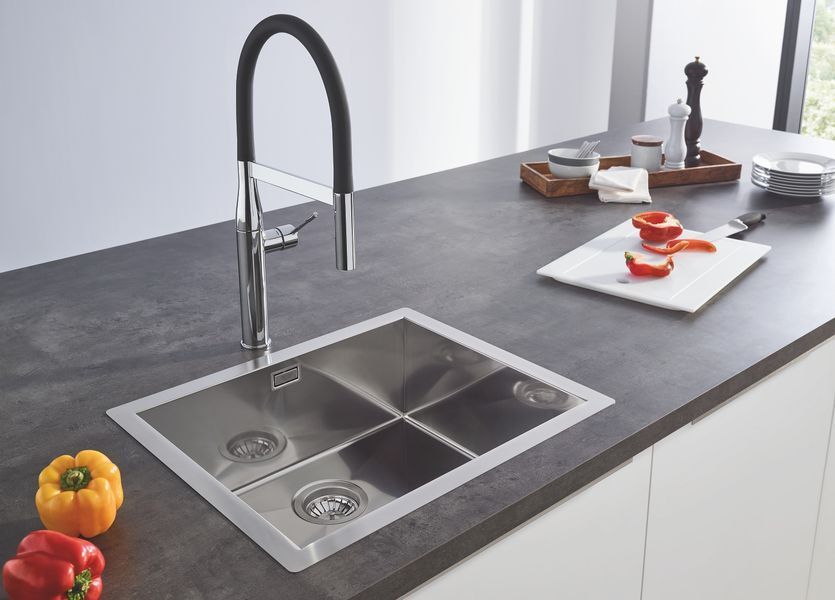 Смеситель для кухни с гибким изливом Grohe Essence New (30294000) 30294000 фото