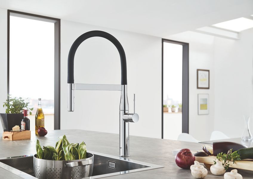 Смеситель для кухни с гибким изливом Grohe Essence New (30294000) 30294000 фото
