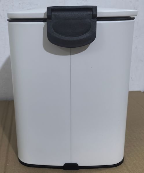 Мусорное ведро с плавным закрытием квадратное Zerix Kubix-TC0106 White 6 л (цвет белый) (ZX6109) ZX6109 фото