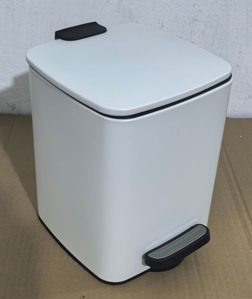 Мусорное ведро с плавным закрытием квадратное Zerix Kubix-TC0106 White 6 л (цвет белый) (ZX6109) ZX6109 фото
