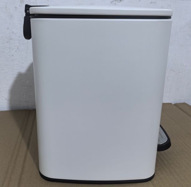 Мусорное ведро с плавным закрытием квадратное Zerix Kubix-TC0106 White 6 л (цвет белый) (ZX6109) ZX6109 фото