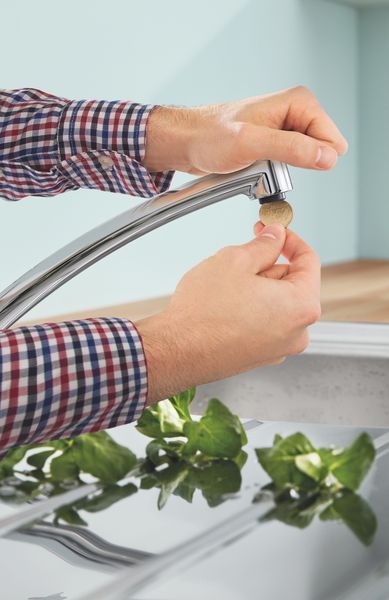 Смеситель для кухни Grohe BauEco (31680000) 31680000 фото