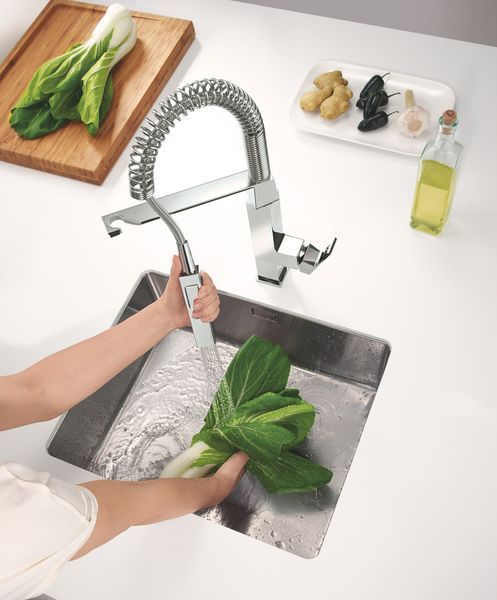 Змішувач для кухні з гнучким виливом Grohe Eurocube (31395000) 31395000 фото
