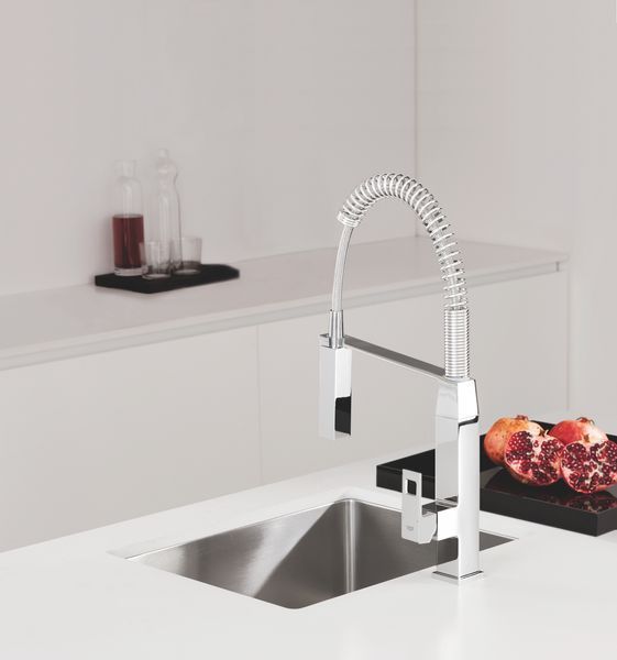 Смеситель для кухни с гибким изливом Grohe Eurocube (31395000) 31395000 фото