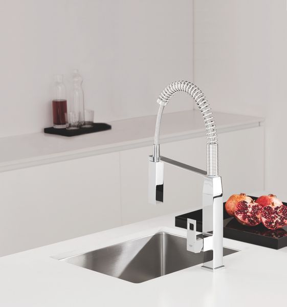 Змішувач для кухні з гнучким виливом Grohe Eurocube (31395000) 31395000 фото