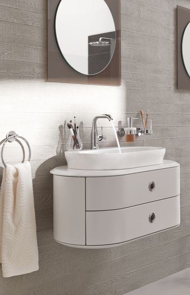 Смеситель для раковины M-размера Grohe Essence New (23462001) 23462001 фото