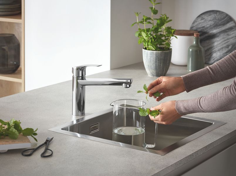 Смеситель для кухни Grohe Eurosmart New (30463000) 30463000 фото