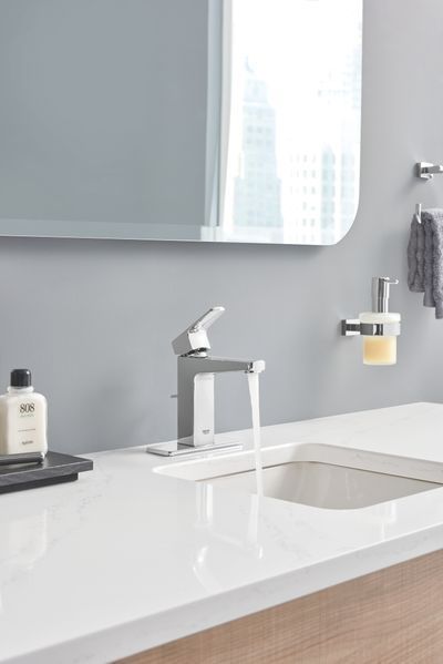Дозатор жидкого мыла Grohe Essentials Cube New (40756001) 40756001 фото