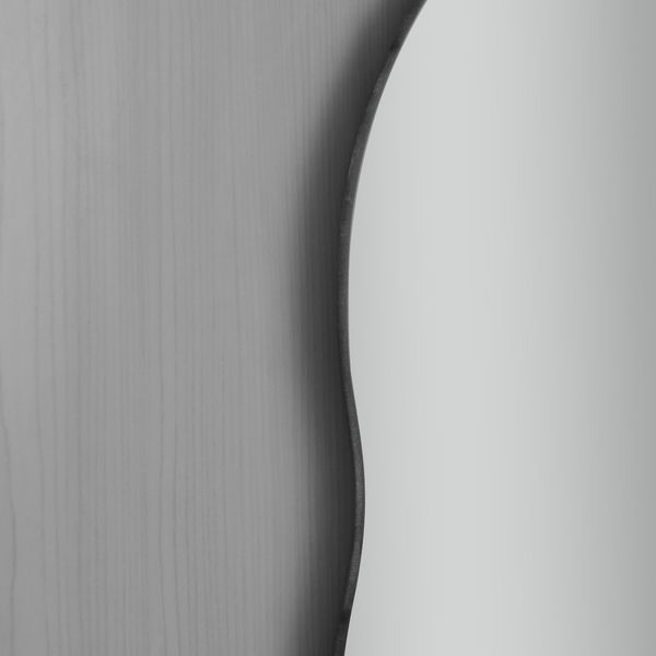 Зеркало настенное Zerix MIRRA MRZ02-60x85x10 прямоугольное с дугообразным верхом, фигурными боками и полкой (ZX5620) ZX5620 фото
