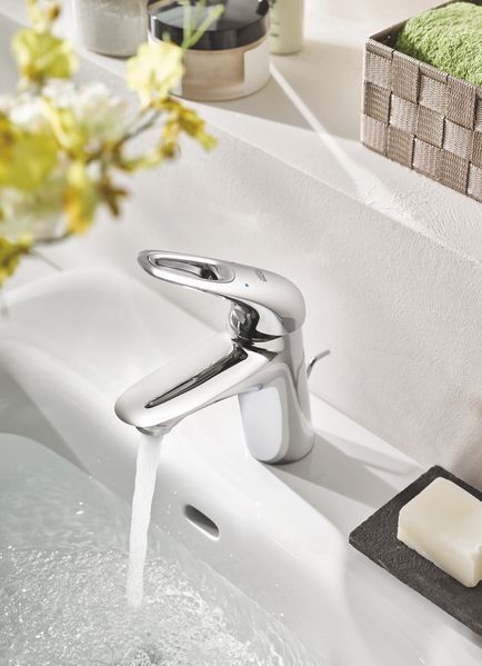 Смеситель для раковины S-размера Grohe Eurostyle (33558003) 33558003 фото