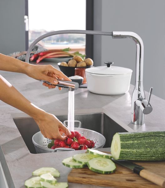 Смеситель для кухни с выдвижным изливом Grohe Essence New (30270000) 30270000 фото