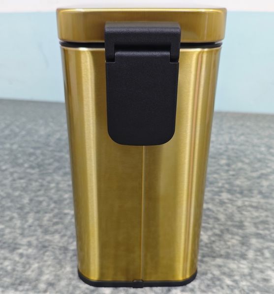 Відро для сміття з плавним закриттям прямокутне Mixxus Premium Quadro-TC0105 Brushed Gold 5 л (колір матове золото) (MI8394) MI8394 фото